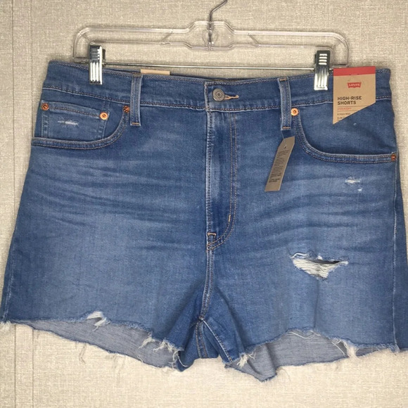 NWT Levi’s High Rise Hypersoft Cut off Jean Shorts